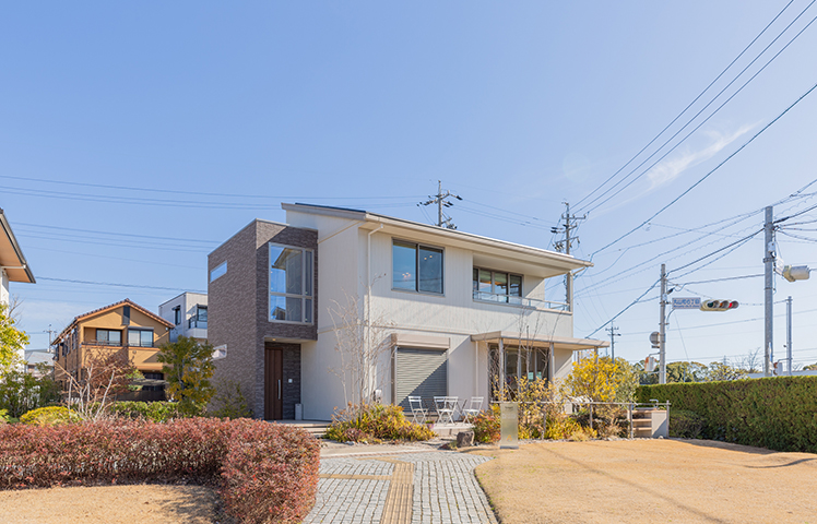 2　住宅展示場への出店費用を削減。だから販売価格が違う。