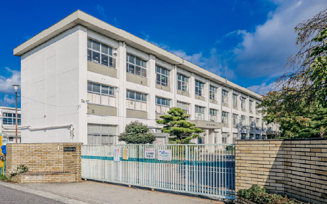 市立竹村小学校／徒歩5〜8分（約390〜590m）